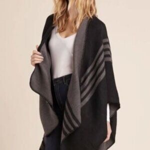 BB Dakota black and grey reversible blanket scarf